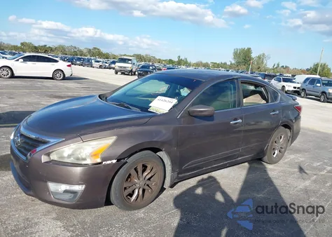 2015 Nissan Altima 2.5 S из США, поврежденный, VIN 1N4AL3AP9FN914550